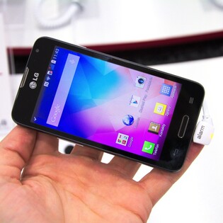 V Česku se začalo prodávat LG L65 s 4,3palcovým displejem