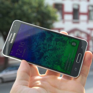 Samsung začal aktualizovat model Galaxy Alpha na Android 5.0