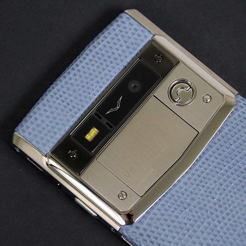 Vertu Signature Touch