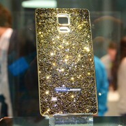 Swarovski i Mont Blanc: fotogalerie příslušenství pro Galaxy Note 4