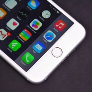 Zbytečně velký, ale špičkový. Testujeme iPhone 6 Plus (video)