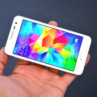 Tenký a celokovový: vyzkoušeli jsme Samsung Galaxy A3