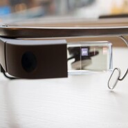 Brýle od Googlu nakonec dorazí až příští rok