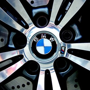 BMW údajně koupí 57 000 Lumií pro své zaměstnance