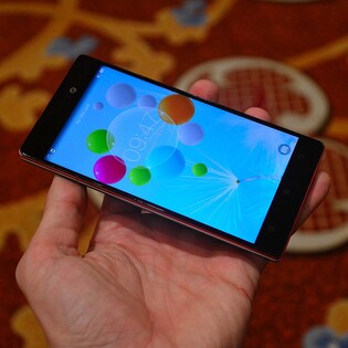 Fotogalerie nových telefonů a tabletu Lenovo z Las Vegas