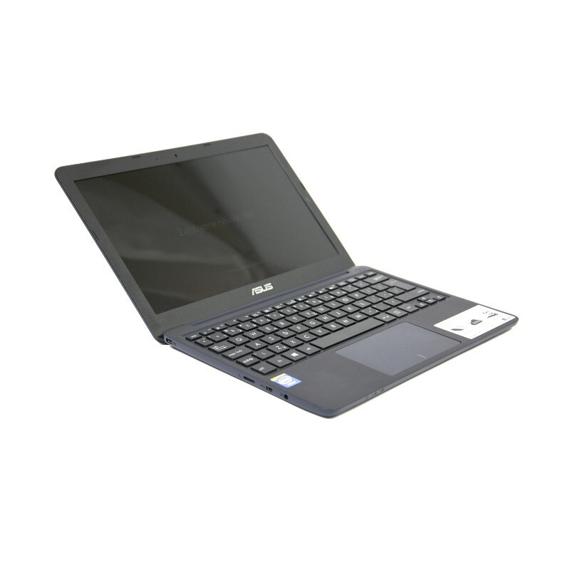 Asus X205