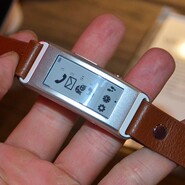 Náramek Lenovo Vibe Band VB10 s e-ink displejem naživo z CES