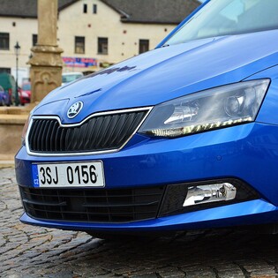 Auta a mobily: Škoda Fabia s MirrorLink a SmartGate