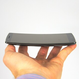 LG G Flex 2 v redakci: benchmarky, fotoaparát i škrábání zad