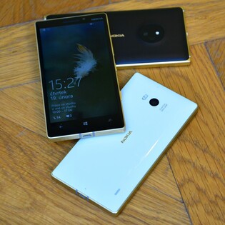 Lumie 830 a 930 ve zlaté barvě míří do Česka (fotogalerie)