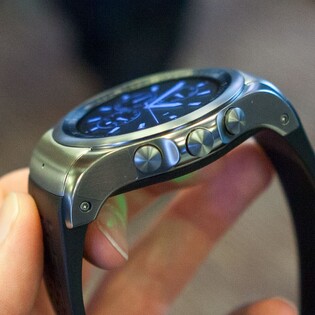 První dojmy z LG Watch Urbane LTE: když se nechcete vázat