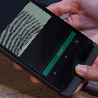 Qualcomm na MWC 2015 přišel s revoluční čtečkou otisku prstů