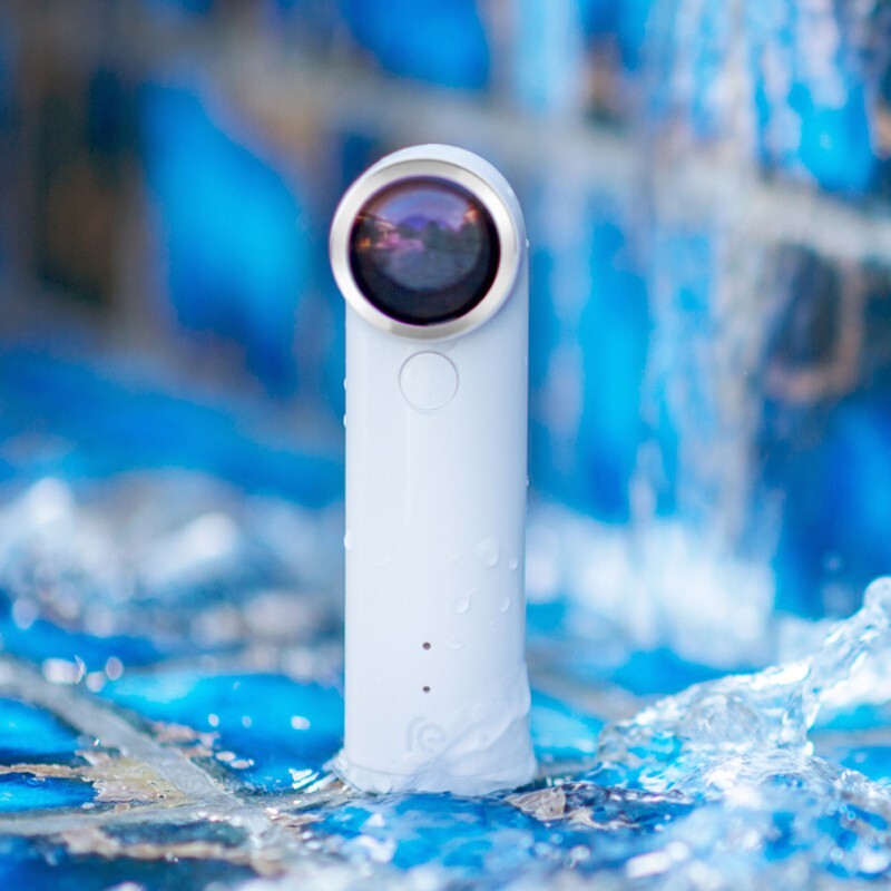 HTC RE