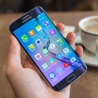 Modrý Galaxy S6 a zelený Galaxy S6 edge dorazily do Čech