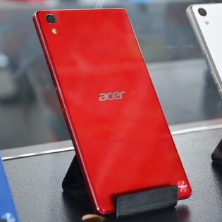 Acer Liquid X2: tři SIM karty a velká baterie (živě z New Yorku)