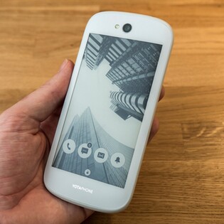 YotaPhone 2 zlevňuje a je k dispozici v bílé barvě