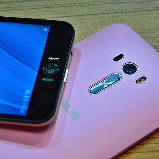 Ten pravý pro selfíčka: první dojmy z Asusu Zenfone Selfie (video)