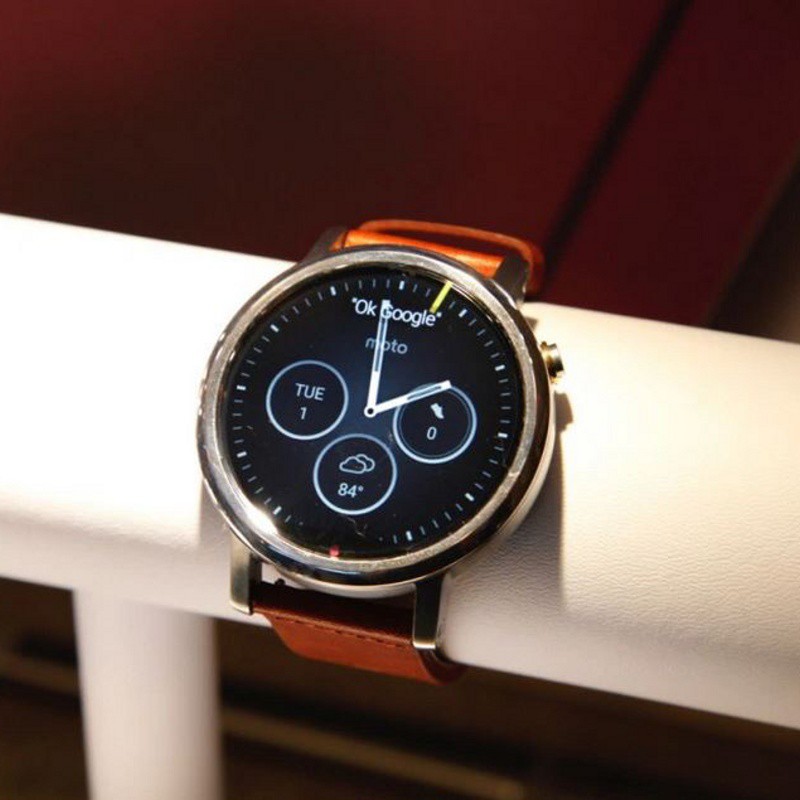 Chytré hodinky Motorola Moto 360 (2015) oficiálně ještě krásnější