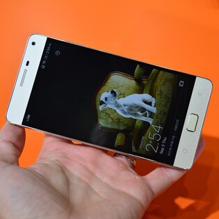 Lenovo Vibe P1 s dlouho výdrží dorazí za pár dní na český trh