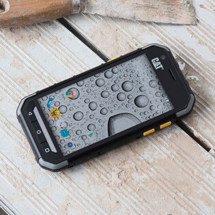 CAT představil nového obrněnce S30 se 4,5palcovým displejem