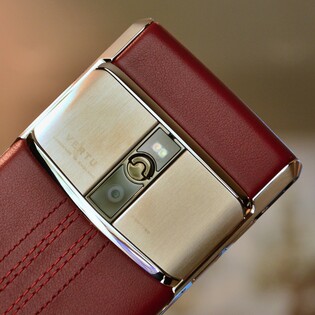 Vertu Signature Touch (2015) naživo: nový design i funkce