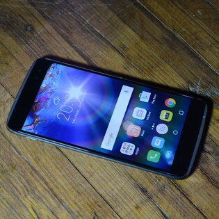 Nové Alcately Idol 4 naživo: VR, stereo a QHD displej (video)