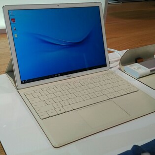 I Huawei má svůj konvertibil. Jmenuje se MateBook