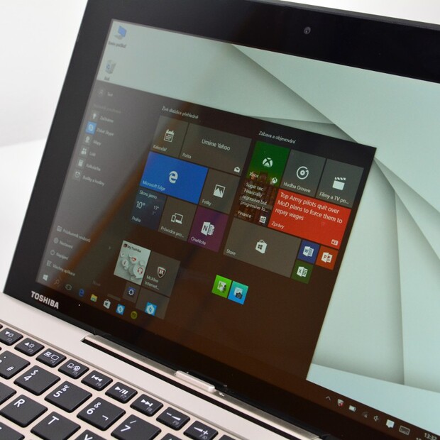 Toshiba Satellite Click 10