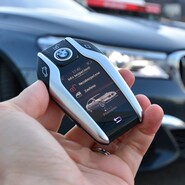 Auta a mobily: nové BMW 7 je přehlídkou luxusu a hi-tech