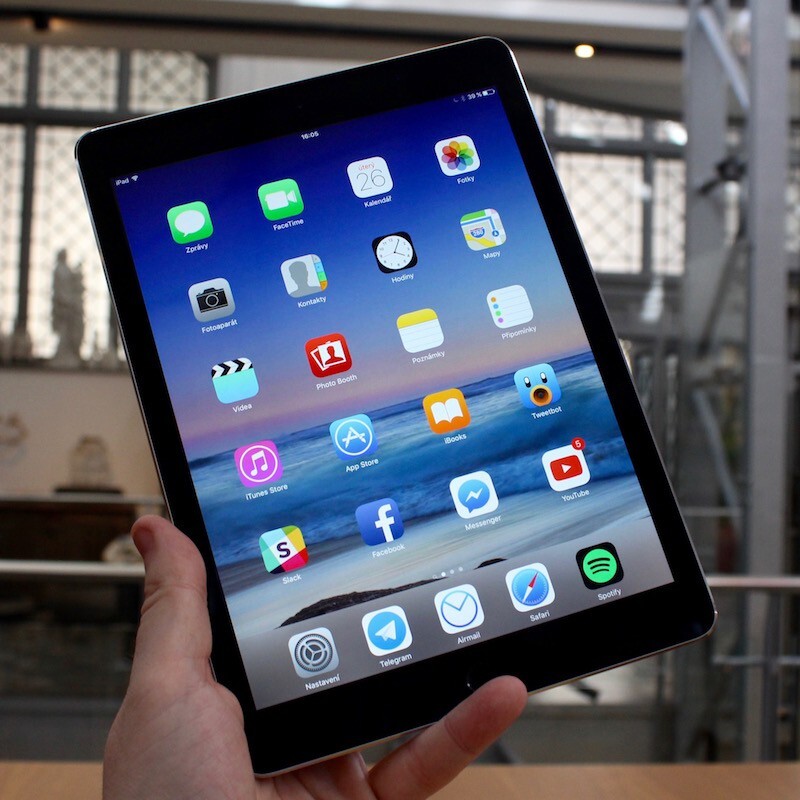 Apple iPad Pro 9,7