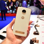 Moto Z Play: první dojmy z modulárního krasavce (video a fotogalerie)