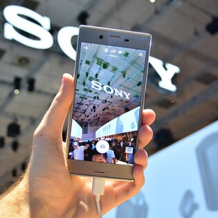 První dojmy ze Sony Xperia XZ/X Compact: fotoaparát v popředí