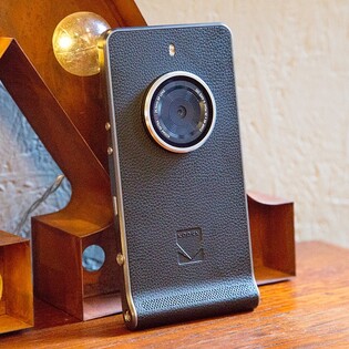 Fotoaparát s funkcí smartphonu Kodak Ektra vstupuje na český trh