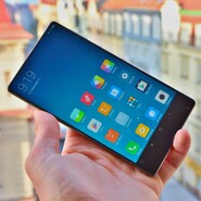 První dojmy z nového Xiaomi Mi MIX: jak se vlastně používá?
