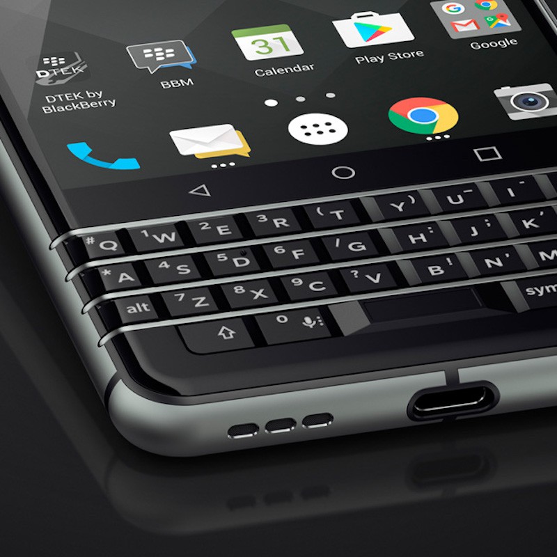 Qwerty оплатить. Телефон с QWERTY клавиатурой. Fly с кверти клавиатурой. QWERTY машины. BLACKBERRY secure.