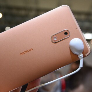 První dojmy z Nokie 6 na MWC 2017 (video)