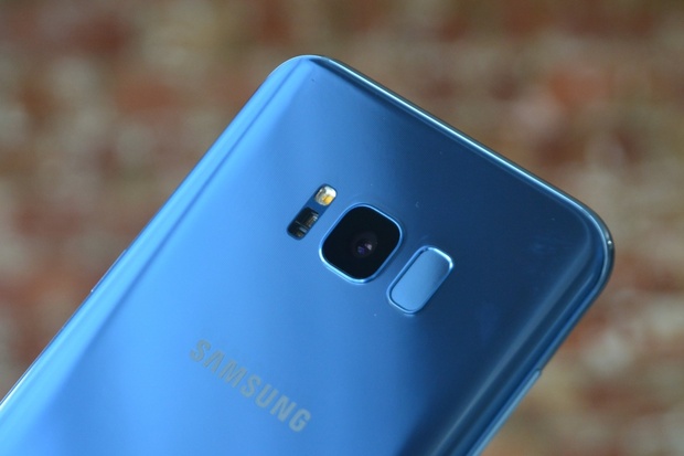 Samsung přesouvá modely Galaxy S8 do čtvrtletních aktualizací