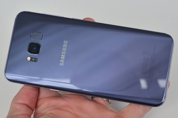 Jeden z prototypů Samsungu Galaxy S8+ měl duální fotoaparát