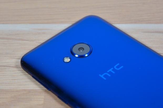 HTC se dále topí ve finančních problémech. Vykázalo 9% pokles tržeb