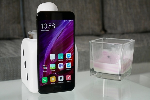 První dojmy z Xiaomi Mi 6: černá formule z Číny úřaduje