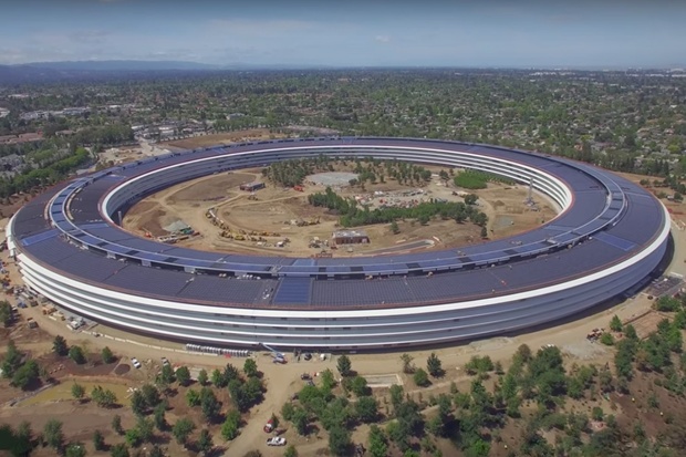 Video z dronu ukazuje takřka dokončený Apple Park