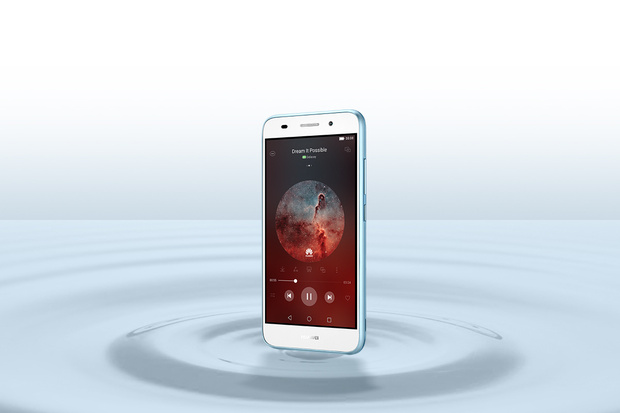 Huawei v tichosti představil model Y3 2017: základ pro letošní rok