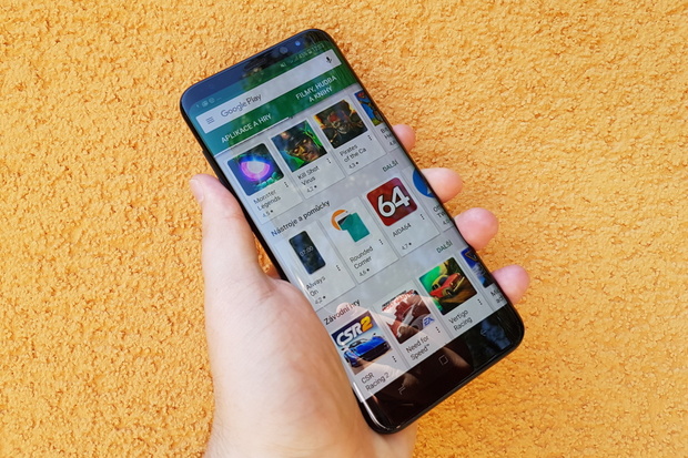 Samsung aktualizací Galaxy S8 opravuje chyby a zlepšuje zabezpečení