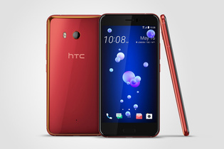 HTC U11 dorazí v letní červené barvě. Podívejte se, jak mu to sluší