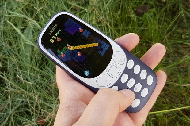 Comeback se nekoná, podíl „hloupých“ mobilních telefonů silně klesá 