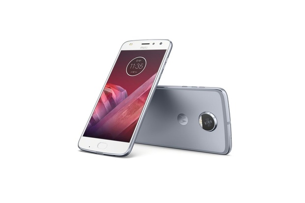 Lenovo Moto Z2 Play představeno. Je tenké a má nové Moto Mods
