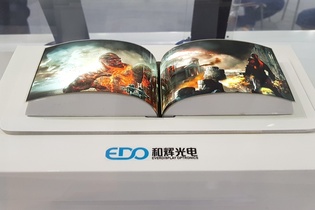 Ohebné displeje vidíme stále častěji. Kdy se dočkáme reálného použití?