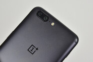 Jak fotí OnePlus 5? Srovnali jsme ho s Galaxy S8+ a iPhonem 7 Plus