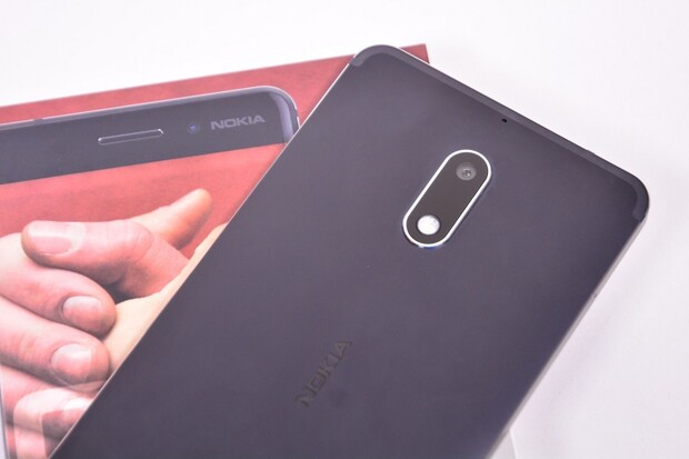 Nokia 6 v redakci: unboxing a fotogalerie