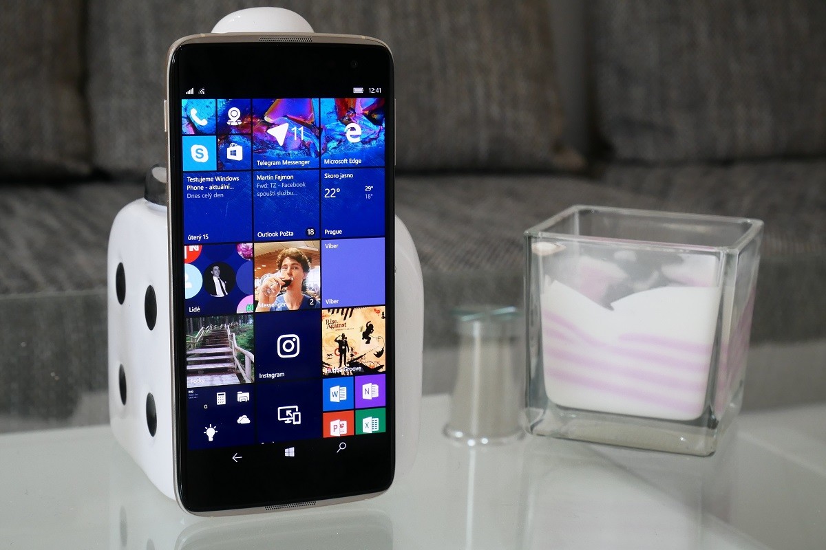 A to je vše, přátelé. Microsoft vyprodal telefony s Windows 10 Mobile